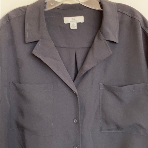 NWOT Halston front tie bottom down blouse - Picture 2 of 5